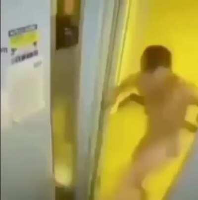 The nude pro player be like: