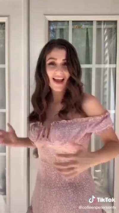 Colleen Peterson big tits shaking in slow motion. Is she the hottest weather girl?
