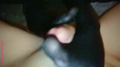 I know you love nylons so I thought I'd show you just how good they look on me rubbing my man 💦👣