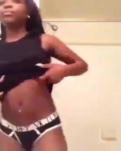 Dm me to trade or buy her folder 😍🐐