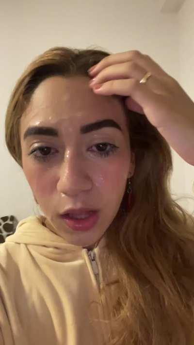  The real queen of cum smiles at you 🥰