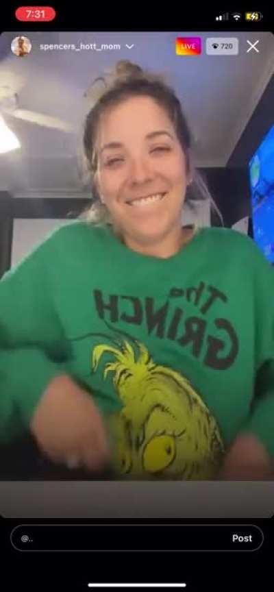 Spencers_hott_mom live rn on IG