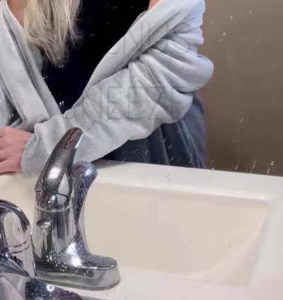 Wildly intense sneezing fit on my mirror 🔥🤧❤️&zwj;🔥