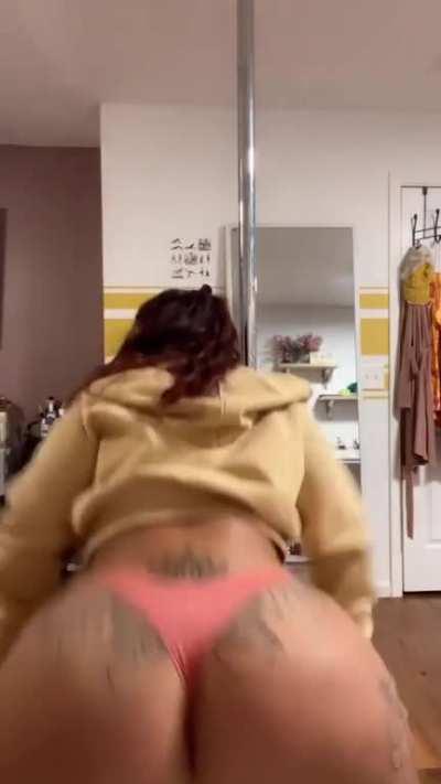 Victoria Carmen (@americancake_queen)