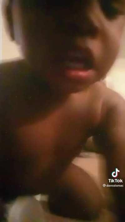 Now who tf gave these lil ahh babies a phone