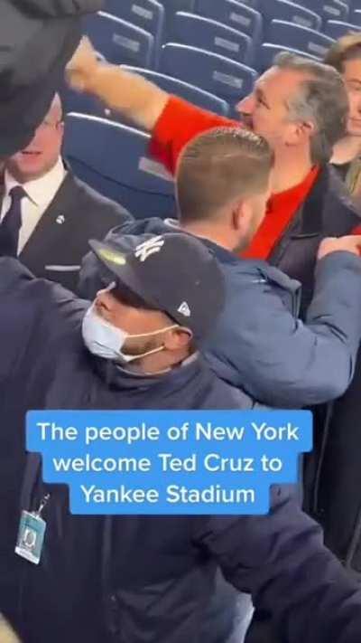 Ted Cruz getting a warm welcome in the The Bronx/Yankee Stadium