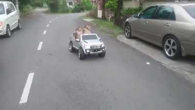 Macedonian tourists visiting Gayreece.