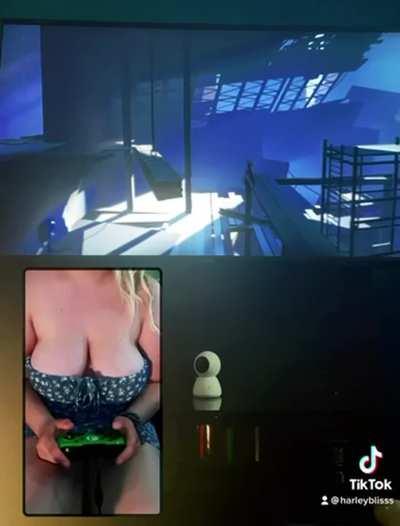 Infinity gauntlet mug fills me with liquid energy to finish this game