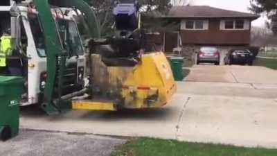 The hydraulics of this recycling truck...