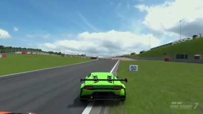 Who is at fault (Im the lamborghini)