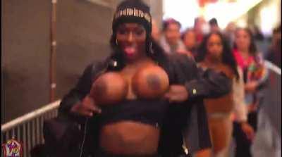 Ebony Mystique Boobs Out In Public 😱 Titty Tuesday 🍈🍈