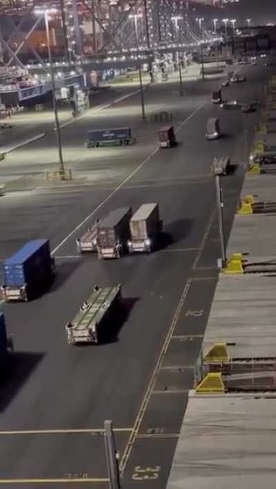 fully autonomous robots working at a port