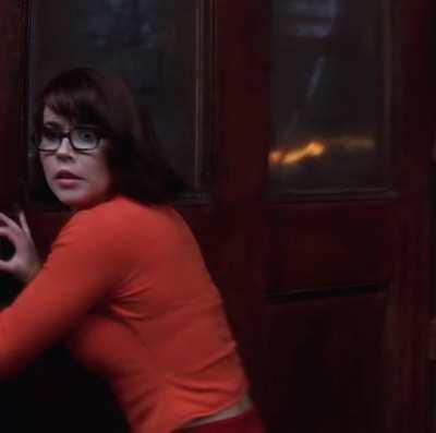 Linda Cardellini, she was the only reason I watched Scooby Doo 2