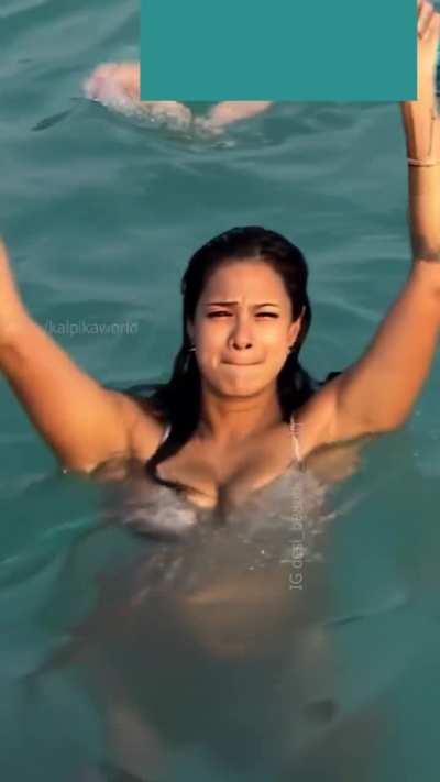 Megha Gupta beauty show in bikini