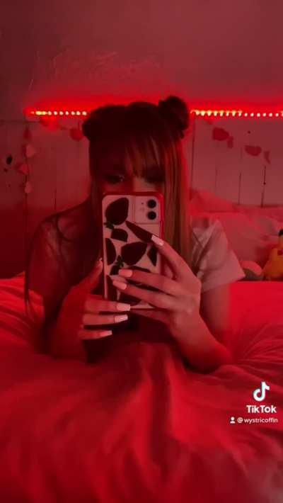 Wait for it... 🍑👣