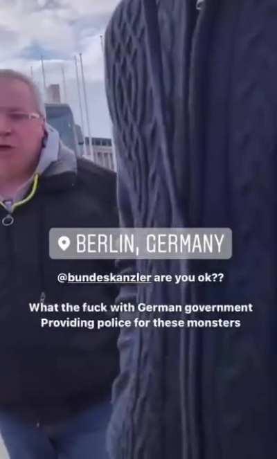 Russian bydlo for some reason still feel comfortable enough to threaten Ukraininas in Germany, they even had 