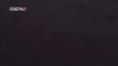 Hamas soldier throws explosives into Israeli Merkava mk.4 tank. Claims to have killed its 4 crewmen.