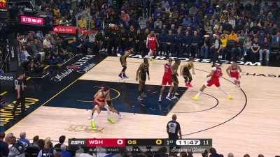 [Highlight] Jordan Poole scores for the first time against his former team since he got traded to the Wizards, in the first possession of the game.