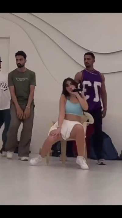 Who among you wants to smell Noura's private underwear? 📛😍