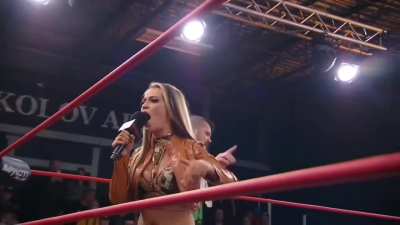 Alisha Edwards is in action!