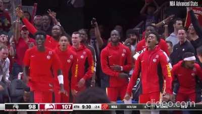 [Highlight] Quinn Snyder on the opposite end of Gobert for the first time, attacking him in drop coverage as the Hawks put away the Wolves in the 4th quarter