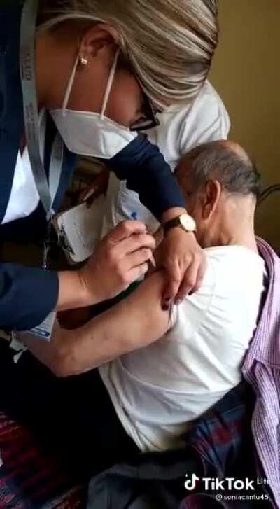 La dulce imagen de la ternura 😊