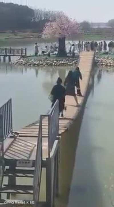 Let's bounce together