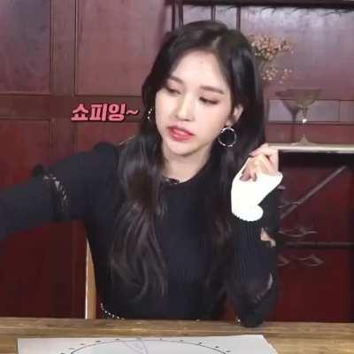 200212 The way Mina says shopping with her little eyebrow raise