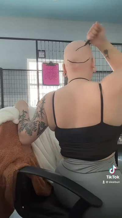 I’m the best fuckdoll, come and let me drain your soul through your cock 🖤