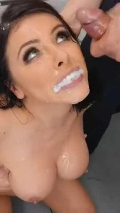 My favorite cumslut in action