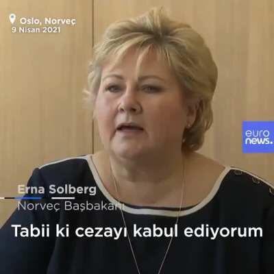 Aynı durum Türkiye'de olsaydı ; bildiriyi okuyan polis memuru 