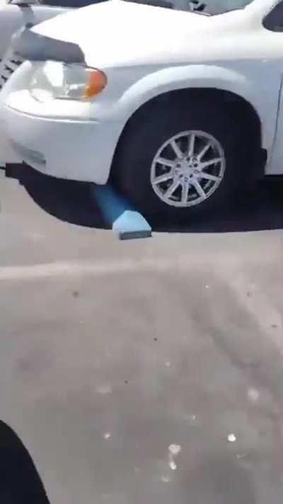 You know you fucked up when the whole parking turns against you