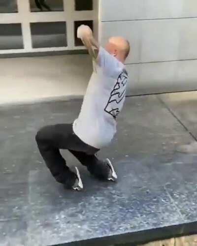 HMRB My knees got hurt watching this...