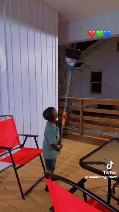 to protect mom by squishing a bug