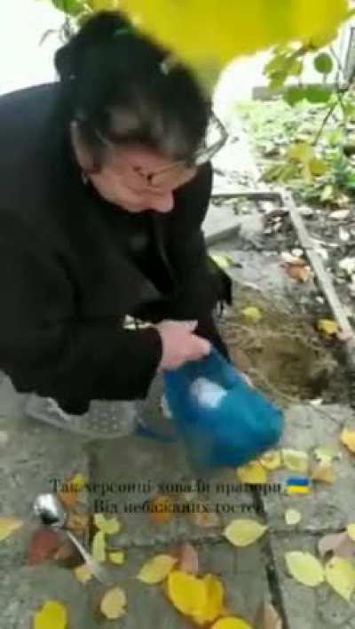 This is how Kherson residents hid Ukrainian flags during the Russian occupation of the city.