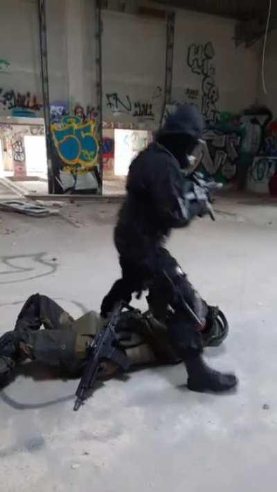 CoD MW Lobby when youre not looking