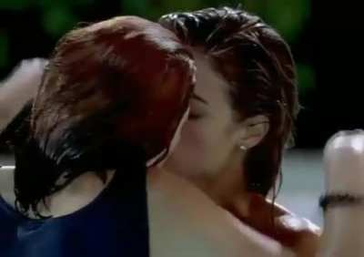 Denise Richards & Neve Campbell- Wild Things (1998)