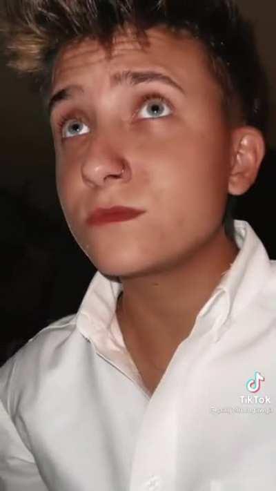 How the FOOK a 10 yo get those tatz 😏