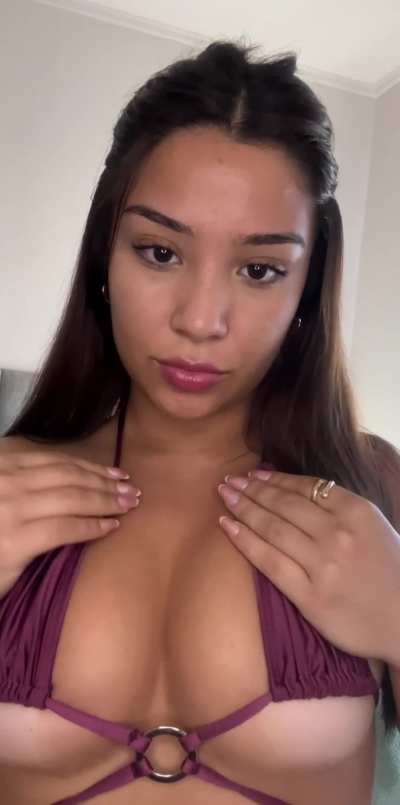 Play with my tits and with me in bed