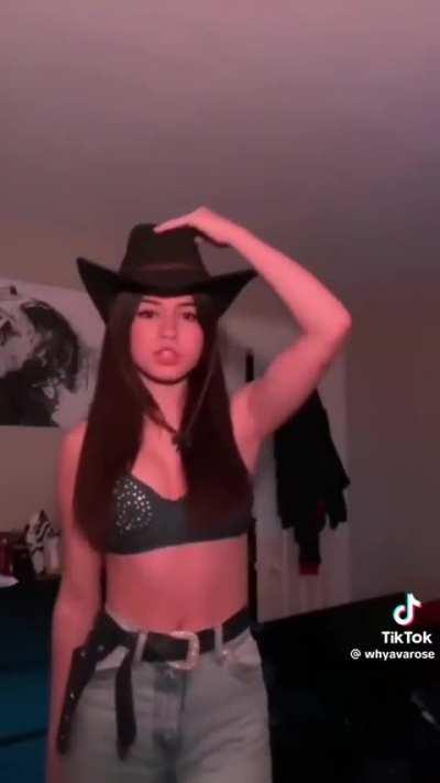 Does anyone have the video of Ava doing a transition to the “open up the safe” audio on tiktok??