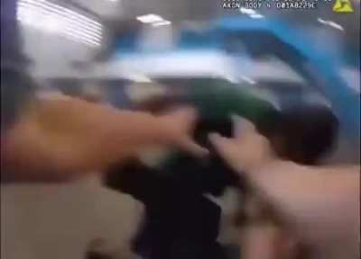 Female correctional officers and mace vs Fed up inmate