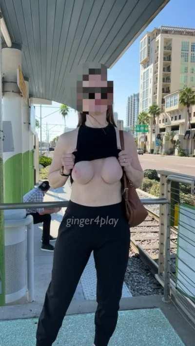 My baby takes the morning train [GIF]