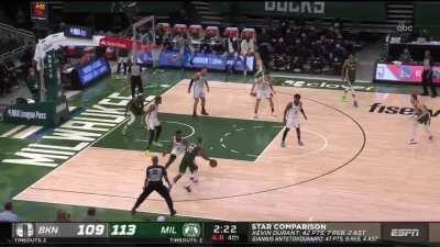 [Highlight] Middleton cooks Jeff Green and drains the tough shot to put the Bucks up 6 with 2:20 to go