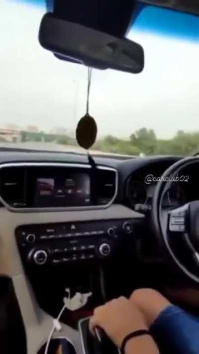 Title ka accident ho gya