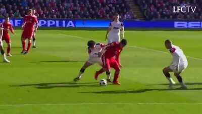 Throwback to this Suarez assist against Manchester United