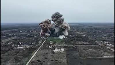 AFU blows up a school building in Novopidhorodne in a retreat. 48.243980, 36.899987