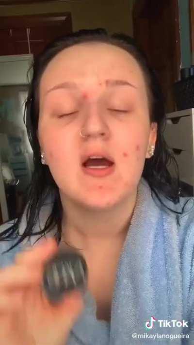 Does anyone know if she has a youtubeYouTube? She changed my life with this hack.