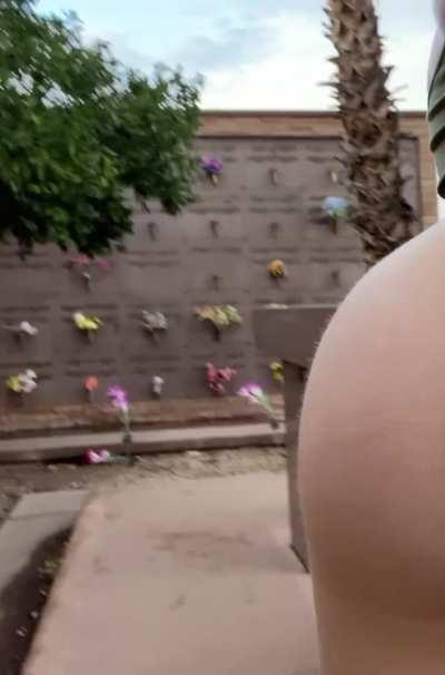 I found a perfect table for being bent over and fucked at the cemetery so I couldn’t even help but take my ass out 😝 [GIF]