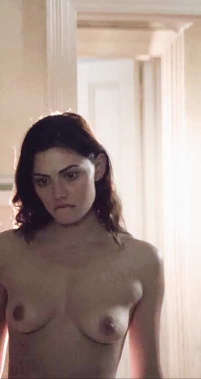 Phoebe Tonkin (Age: 29, 30)