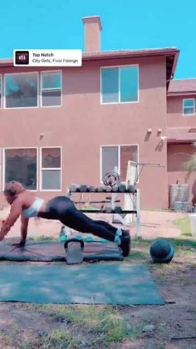 🏋🏽‍♀️🍯🐫